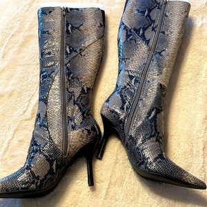 Nine west , snake skin boots new with no tags